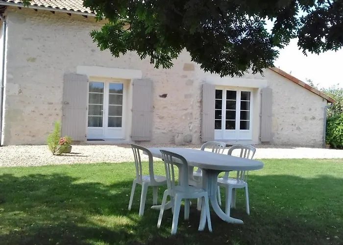 De Says Semesterbostad Champagné-Saint-Hilaire